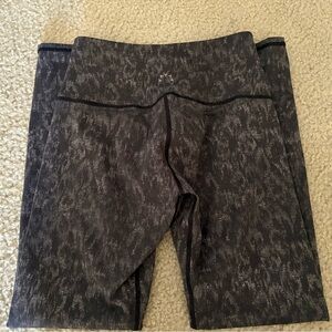 Varley Black and Gray Patterned Leggings: Size S
